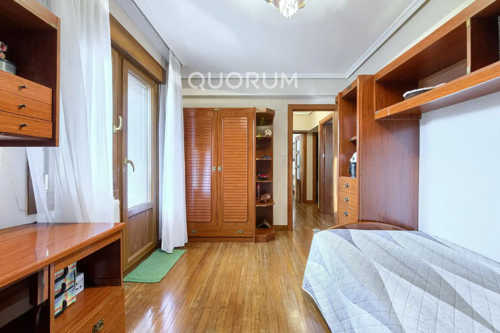 Habitación de Piso en venta en Basauri  con Calefacción, Trastero y Amueblado