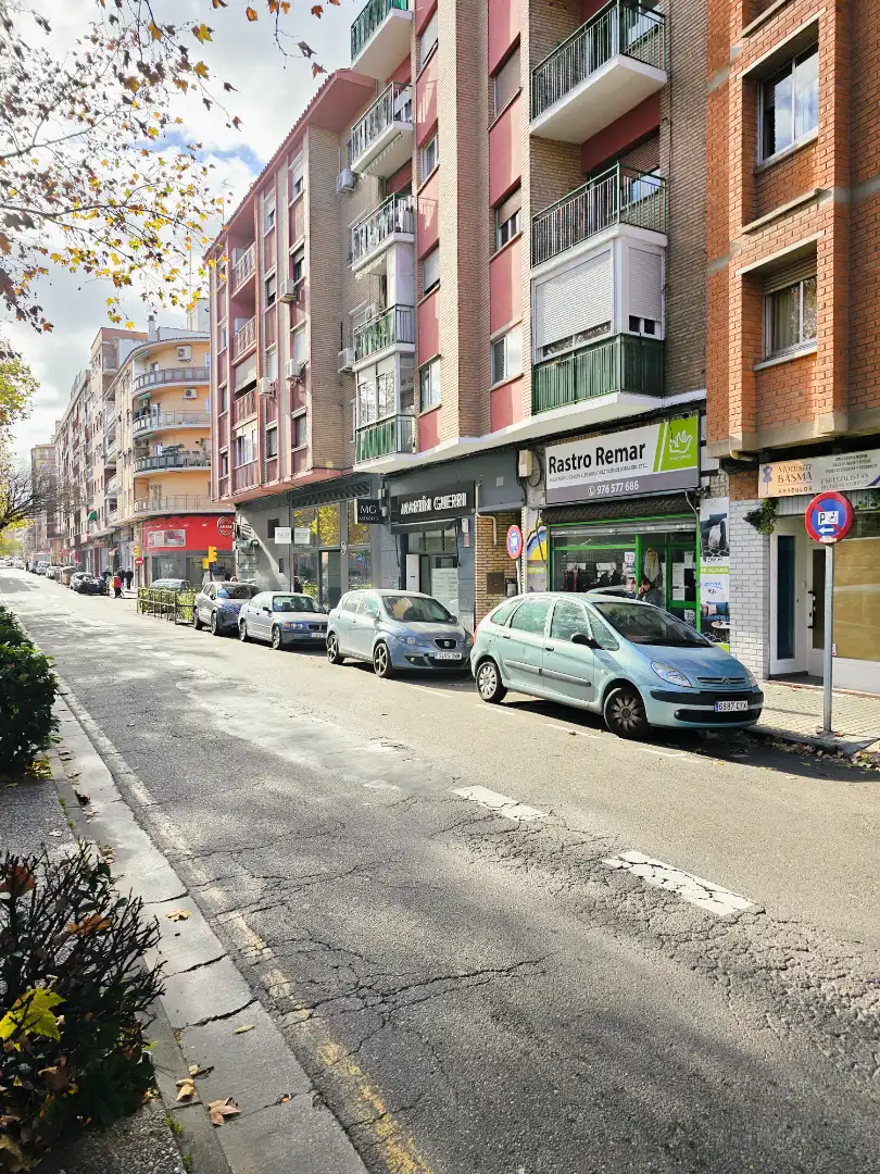 Vista exterior de Local en venta en Zaragoza