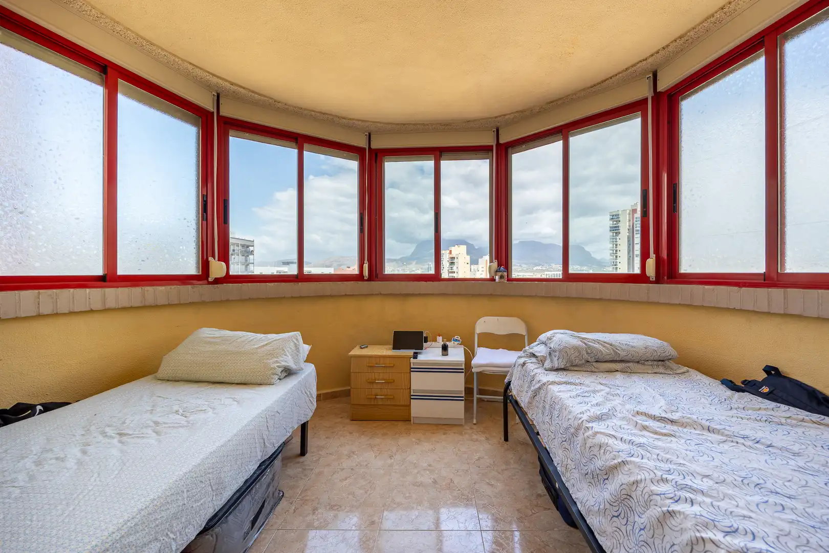 Habitación de Apartamento en venta en Benidorm con Piscina, Amueblado y Piscina comunitaria