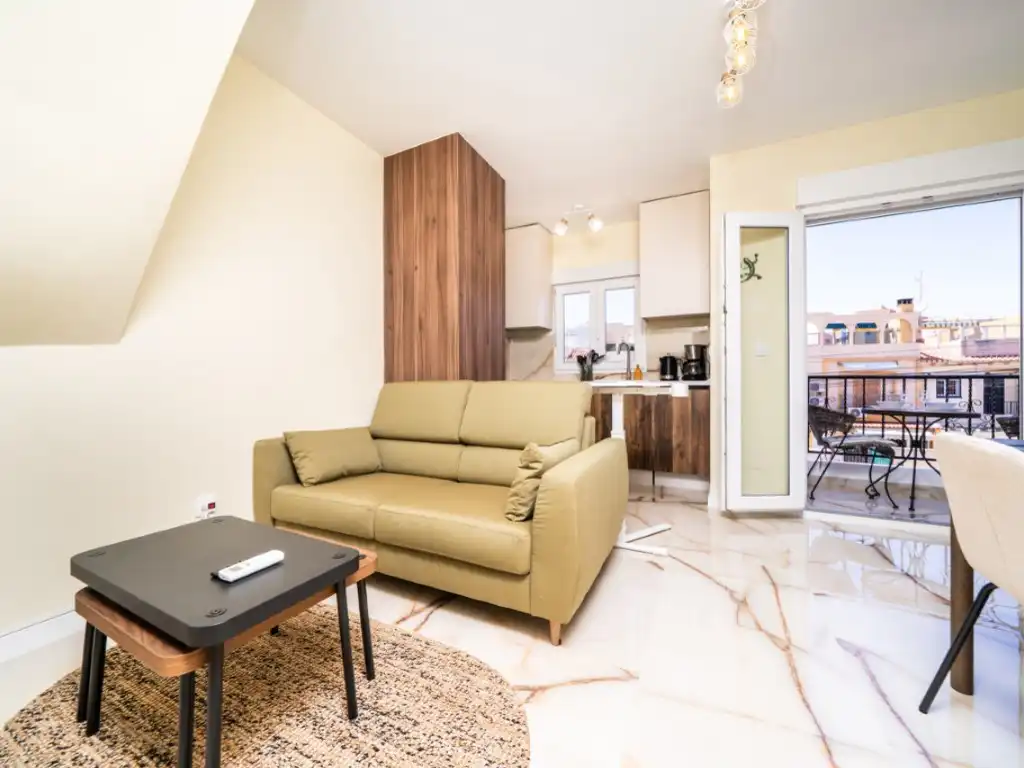 Sala d'estar de Apartament en venda en Torrevieja amb Aire condicionat i Piscina
