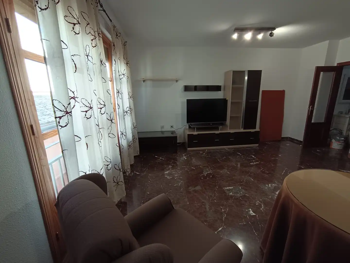 Sala d'estar de Pis de lloguer en Jaén amb Aire condicionat, Calefacció i Moblat