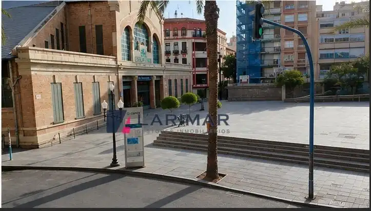 Vista exterior de Local en venda en Alicante / Alacant