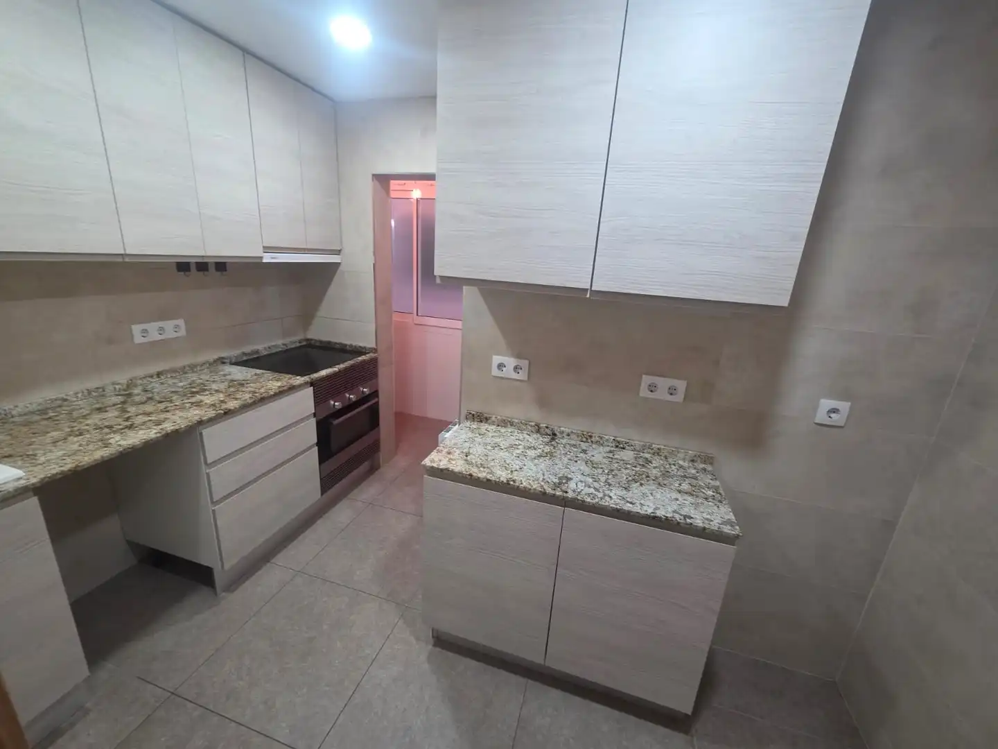 Cocina de Piso en venta en L'Hospitalet de Llobregat con Calefacción, Parquet y Amueblado