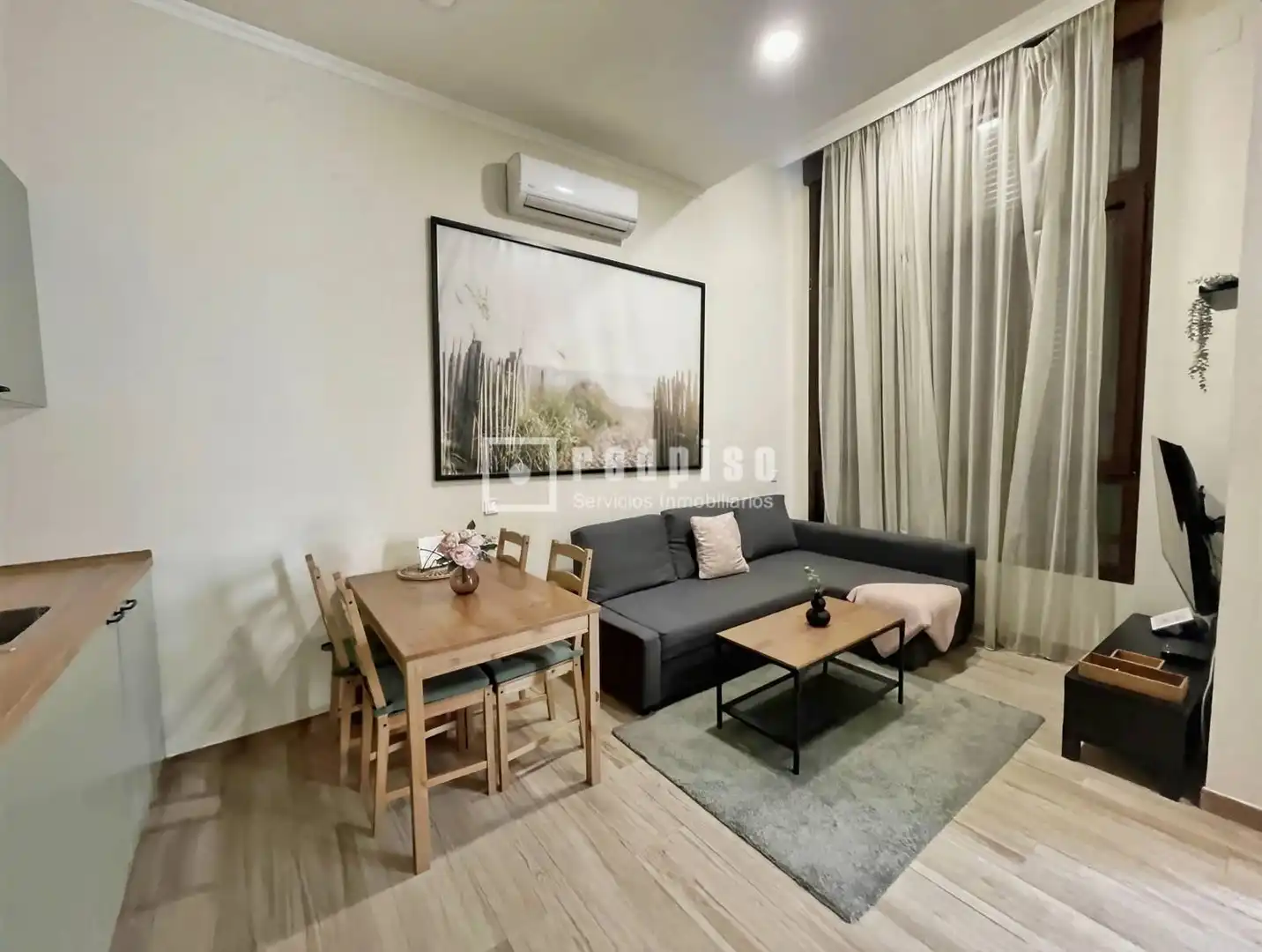 Sala de estar de Estudio en venta en Madrid con Aire acondicionado y Amueblado