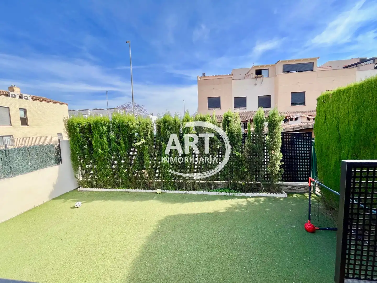 Garten von Einfamilien-Reihenhaus zum Verkauf in San Antonio de Benagéber mit Klimaanlage, Heizung und Terrasse