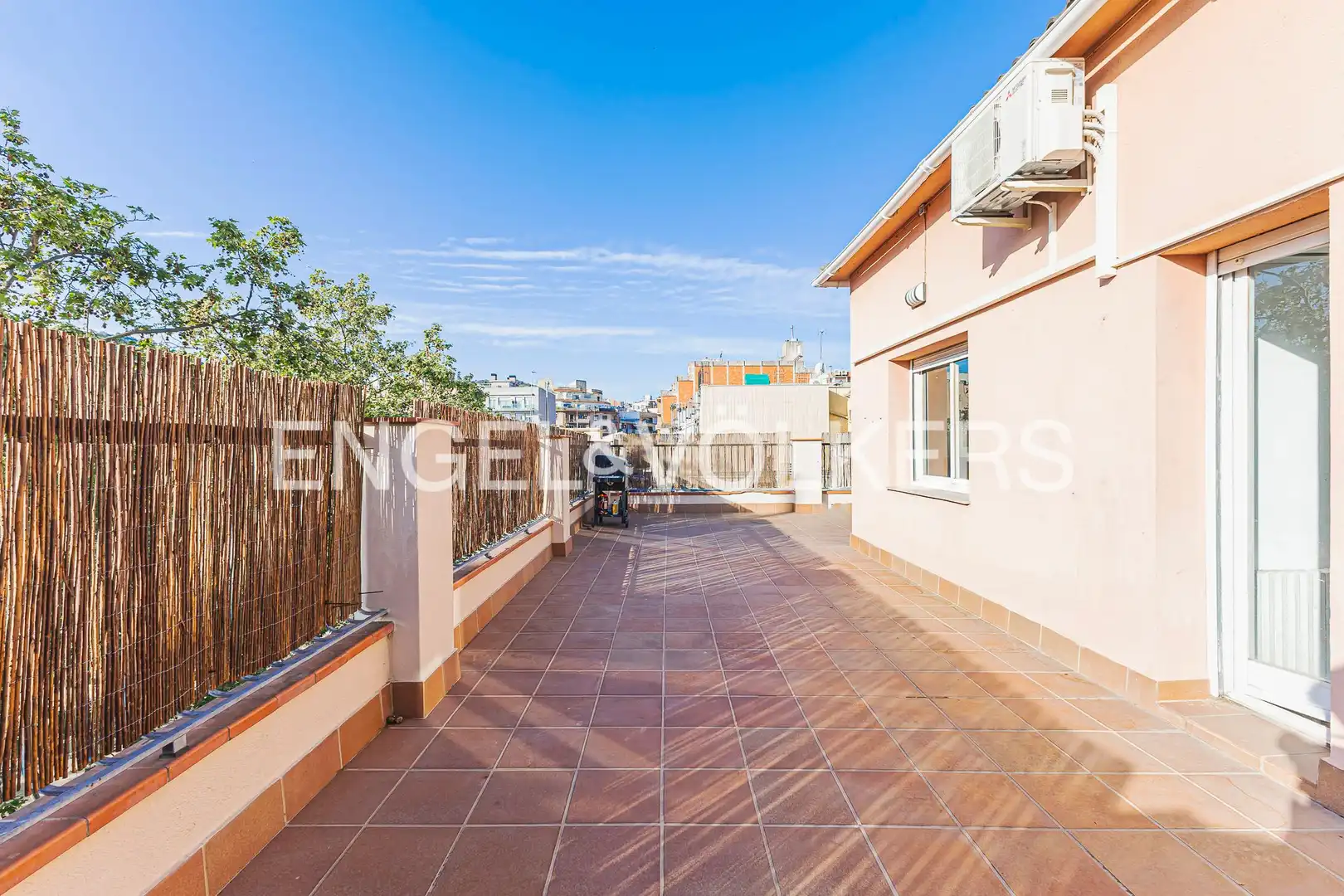 Terrasse von Dachboden zum Verkauf in Barcelona mit Klimaanlage, Heizung und Terrasse
