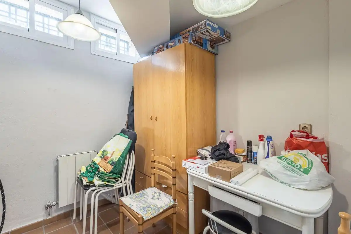 Habitación de Casa adosada en venta en Granada con Calefacción, Jardín privado y Terraza