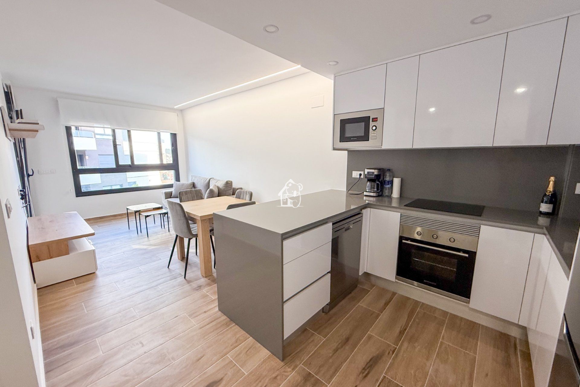 Cuina de Apartament de lloguer en Orihuela amb Aire condicionat, Terrassa i Traster