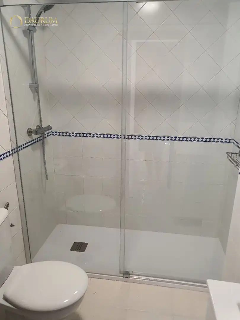 Badezimmer von Wohnung zum Verkauf in Mairena del Aljarafe mit Klimaanlage, Heizung und Abstellraum