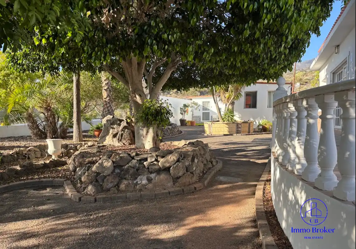 Vista exterior de Finca rústica en venda en Guía de Isora amb Aire condicionat, Jardí privat i Traster