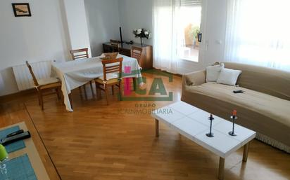 Living room of Flat to rent in Cáceres Capital  with Air Conditioner, Terrace and Swimming Pool