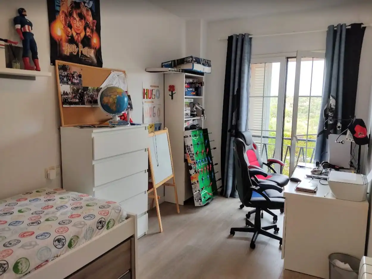 Bedroom of Flat for rent in Llevant