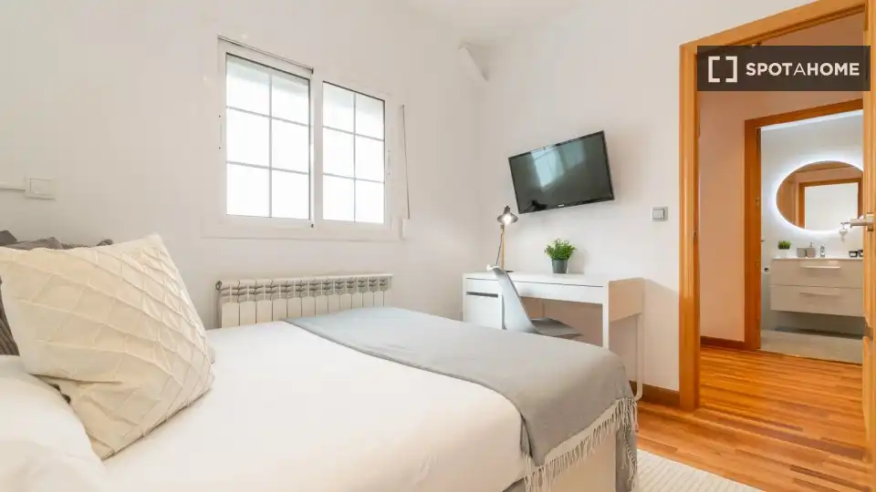 Room in Les Tres Torres
