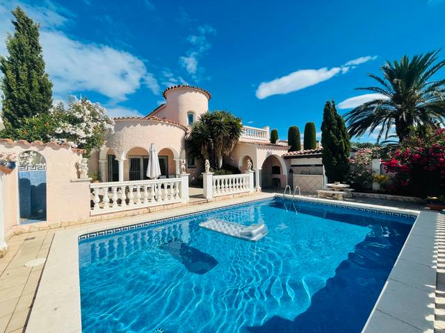 Casa-chalet en Alquiler en Cap Ras - Creus - Falconera