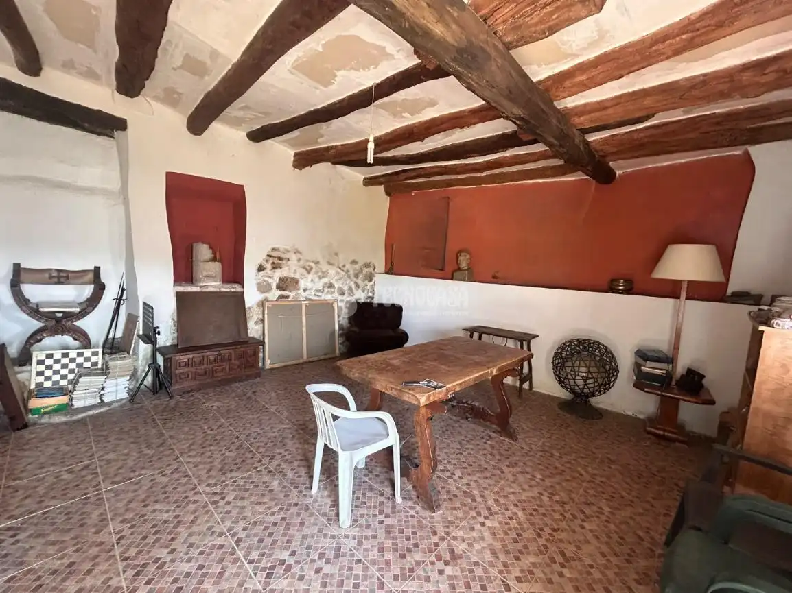 Sala de estar de Finca rústica en venta en Alba de Cerrato con Balcón