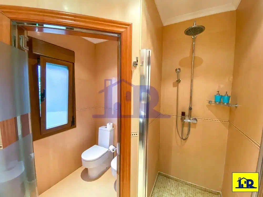 Bathroom of Houses for sale in Arcas del Villar  with Air Conditioner, Heating and Terrace