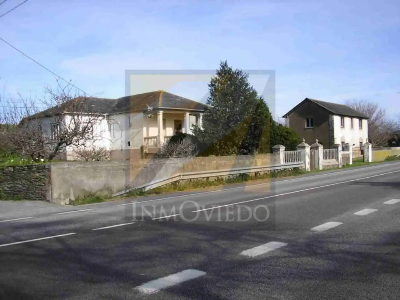 Casa o xalet en venda en Coaña amb Calefacció, Terrassa i Moblat