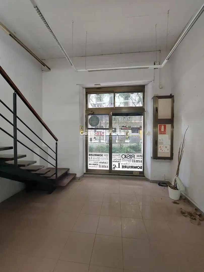Local comercial de lloguer a Comte Borrell, imagen 4