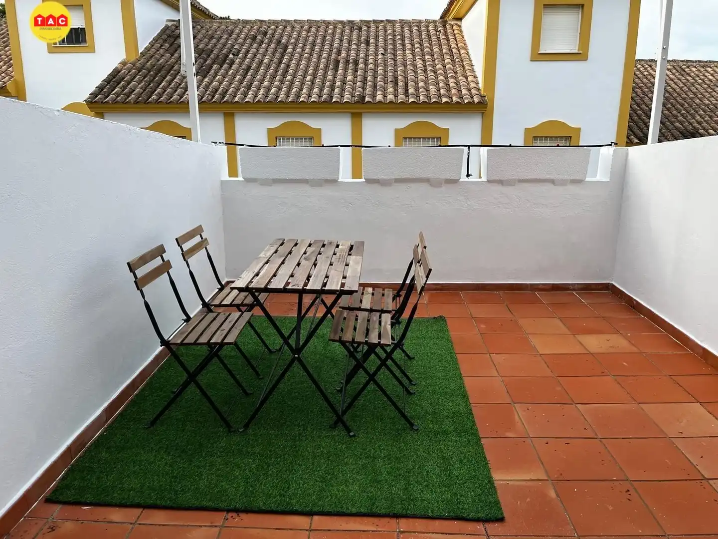 Terrasse von Einfamilien-Reihenhaus zum Verkauf in Islantilla mit Klimaanlage, Heizung und Terrasse