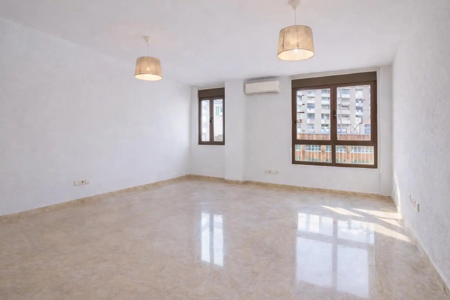 Sala de estar de Piso en venta en  Almería Capital con Aire acondicionado