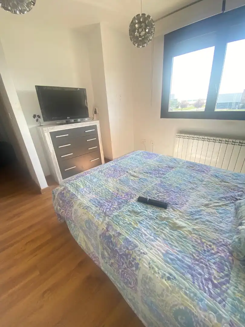 Habitación de Casa adosada en venta en Cintruénigo con Calefacción, Jardín privado y Terraza