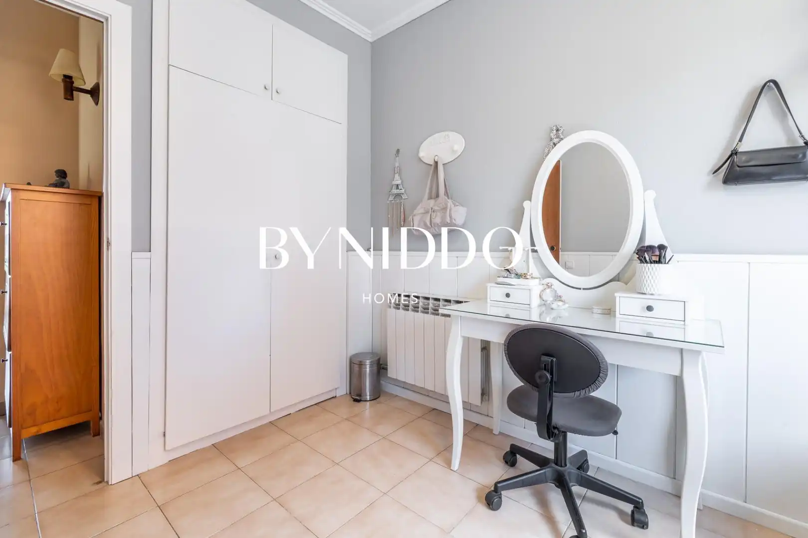 Habitación de Casa adosada en venta en Sant Cugat del Vallès con Aire acondicionado, Calefacción y Jardín privado