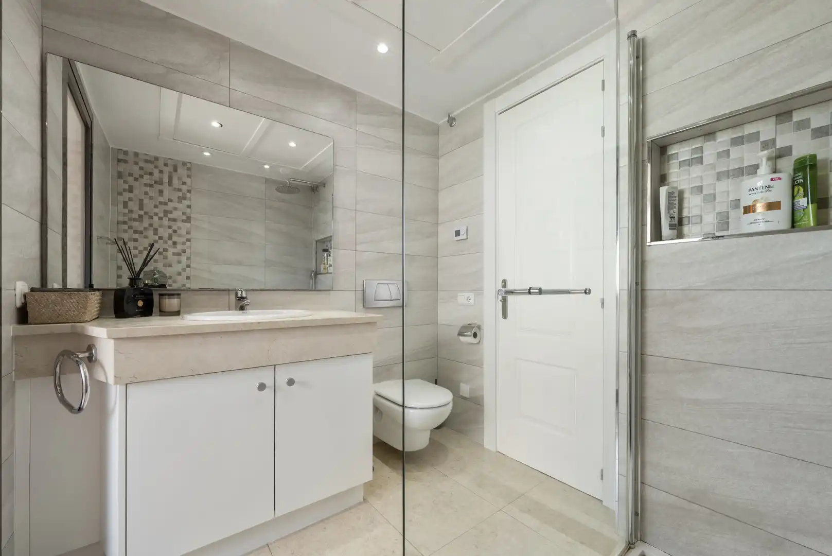 Baño de Ático en venta en Mijas con Aire acondicionado, Terraza y Piscina