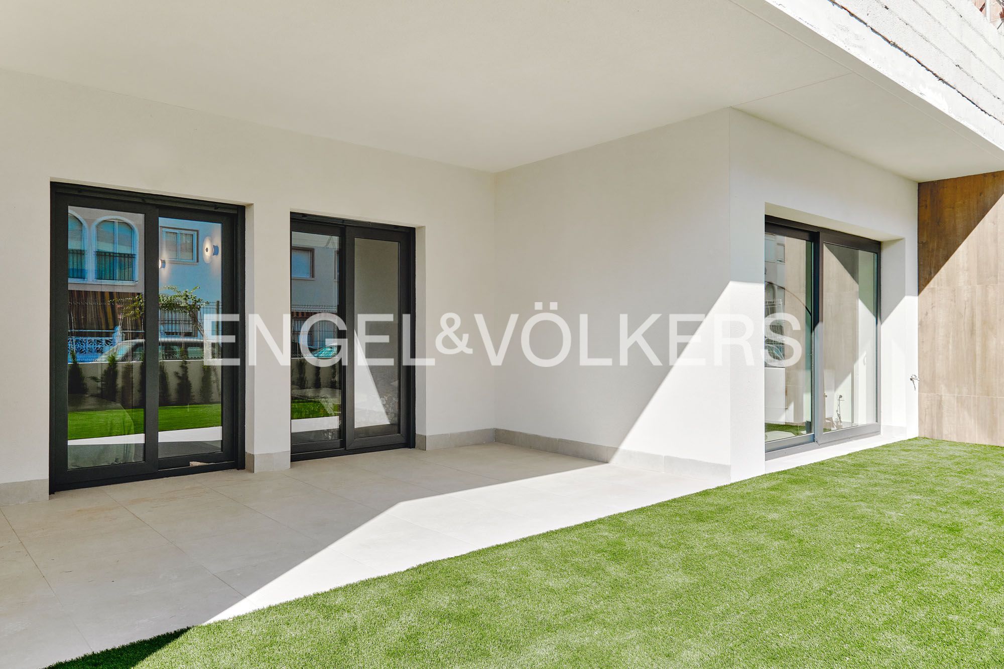 Vista exterior de Apartamento en venta en Torrevieja con Aire acondicionado, Calefacción y Jardín privado