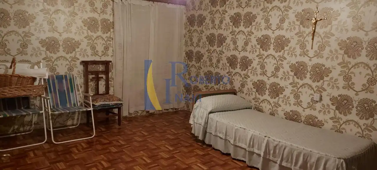 Dormitori de Casa o xalet en venda en Fuentes de Carbajal amb Jardí privat