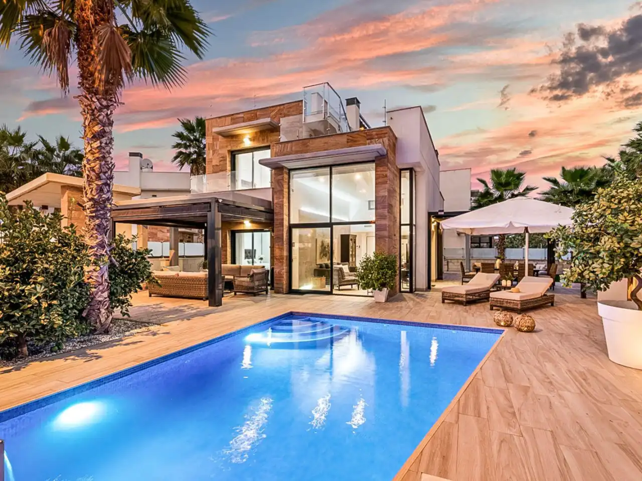 Chalet con terraza en venta en Orihuela Costa