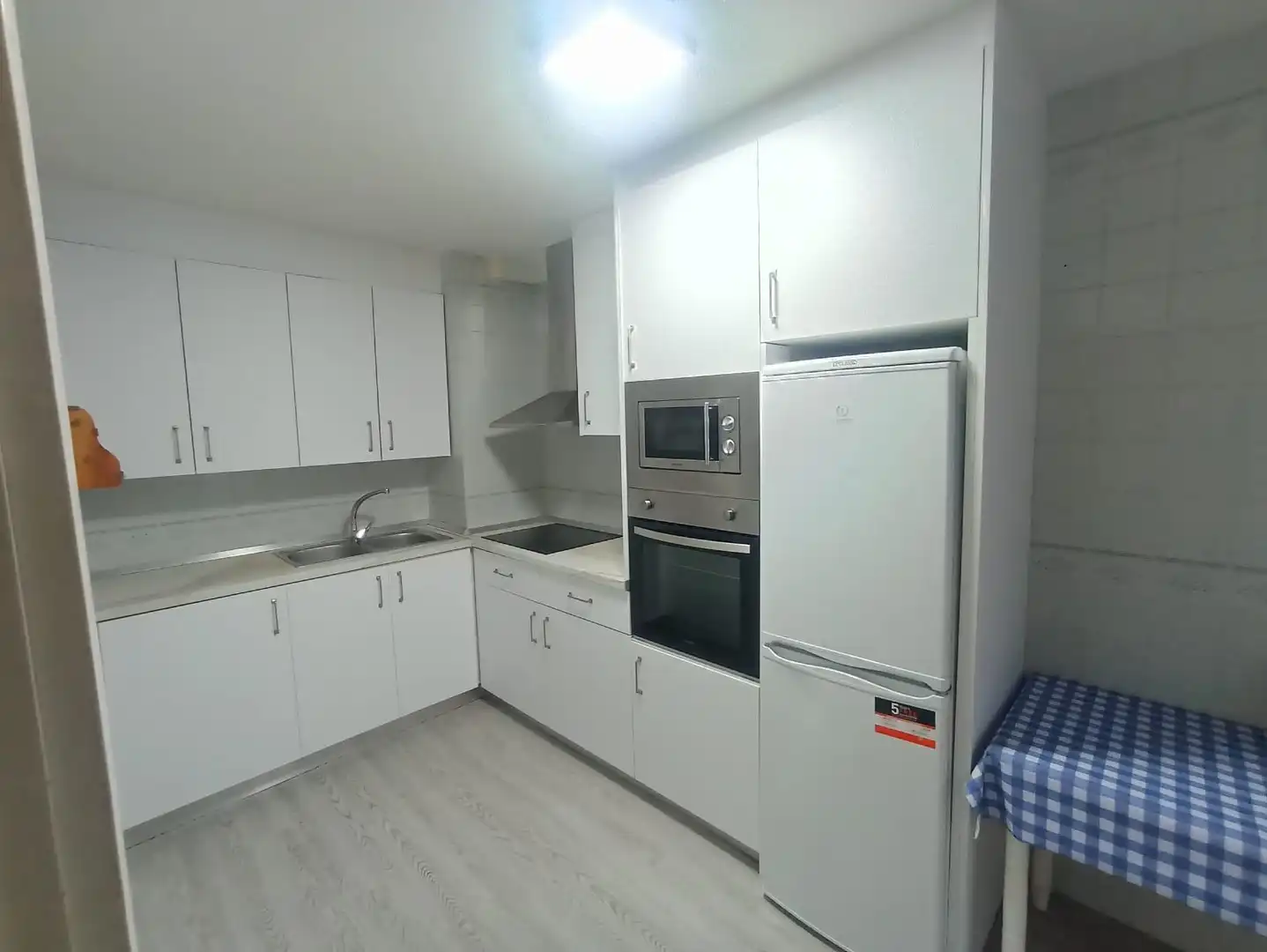 Kitchen of Flat for rent in Genil