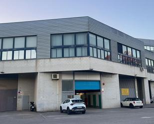 Vista exterior de Nau industrial de lloguer en Sant Cugat del Vallès