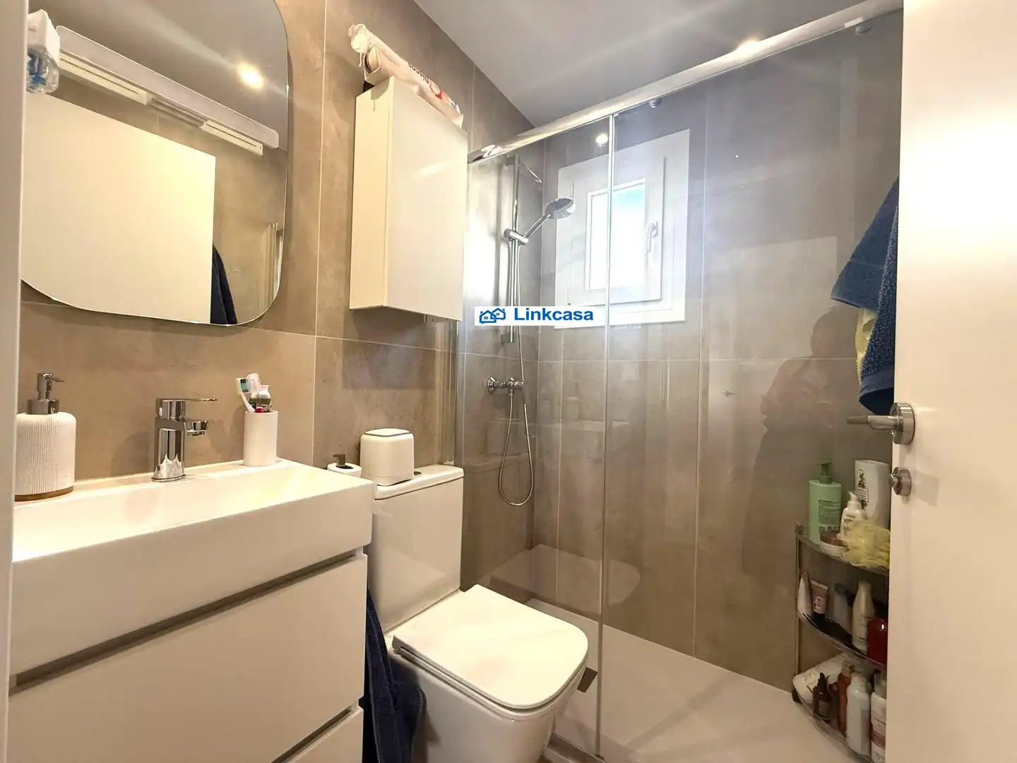 Bathroom of Flat for sale in Madrid  with Air Conditioner, Heating and Terrace