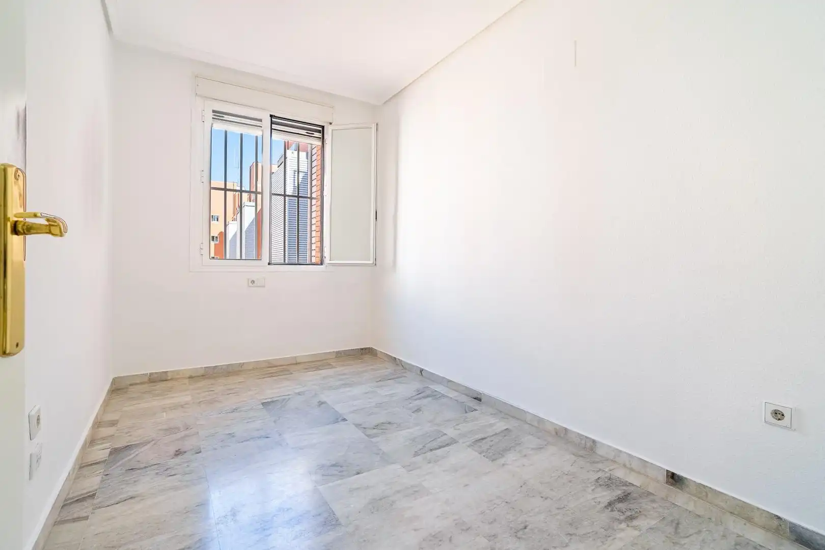 Habitación de Piso de alquiler en Sevilla con Aire acondicionado y Calefacción