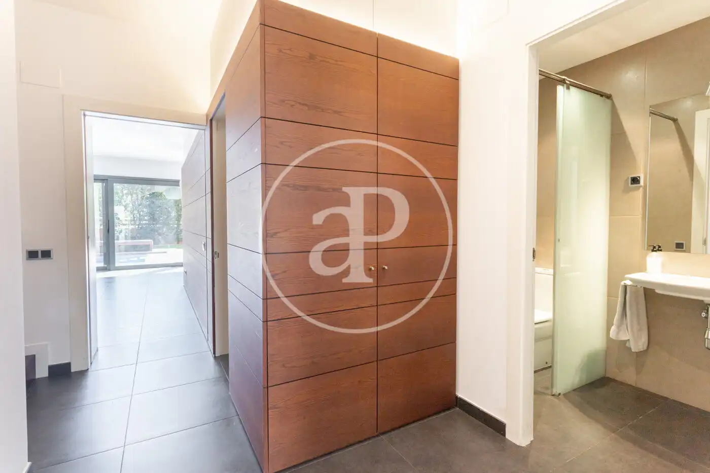Detached homes for rent in Barcelona  with Air Conditioner, Heating and Private garden
