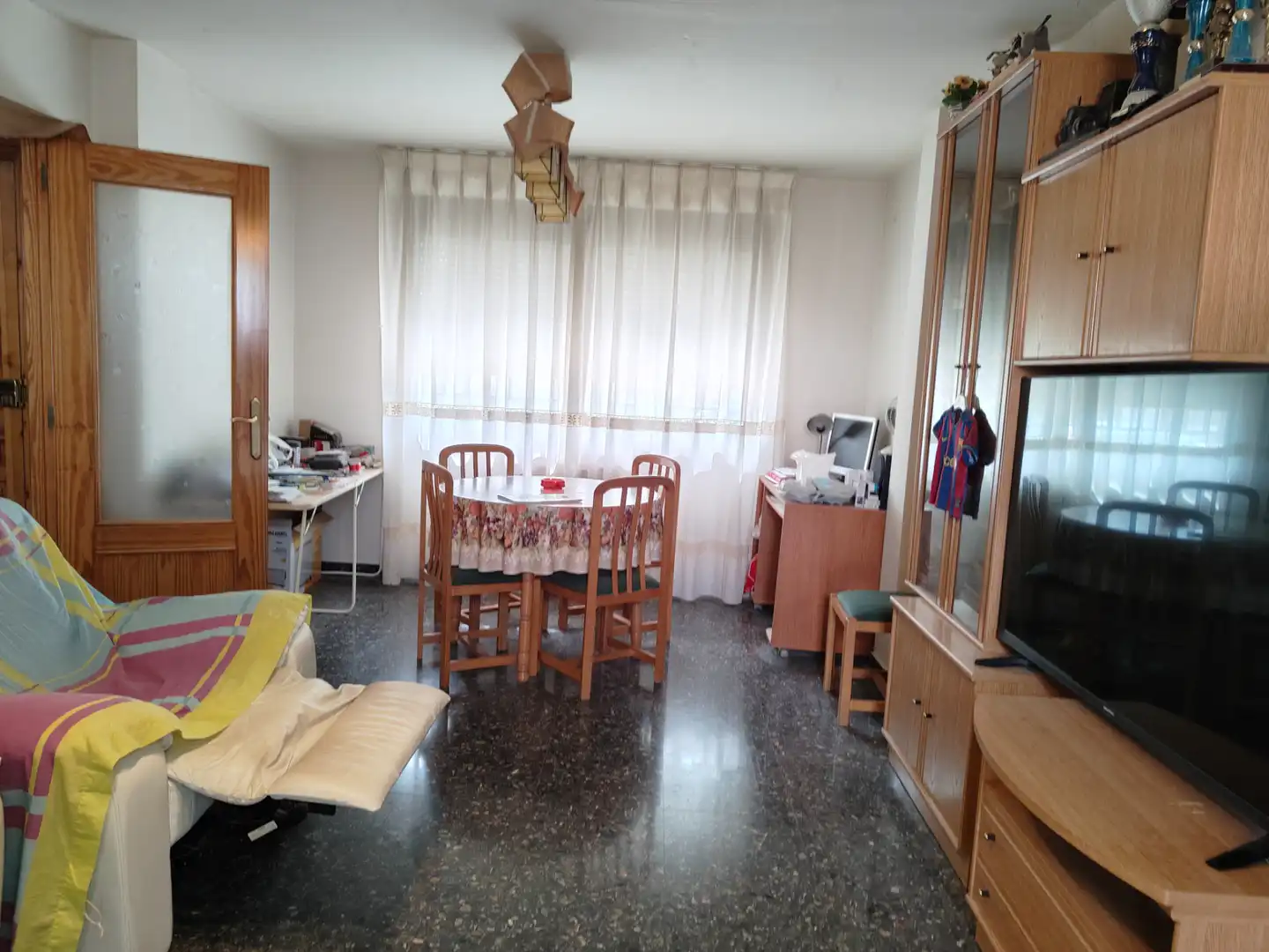 Sala de estar de Casa adosada en venta en Albacete con Calefacción, Amueblado y Balcón