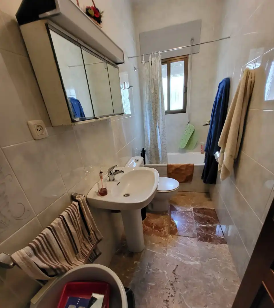 Bany de Casa o xalet en venda en Cáceres amb Aire condicionat, Calefacció i Jardí privat