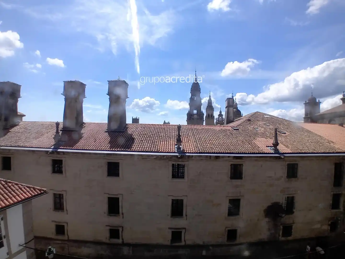 Vista exterior de Pis en venda en Santiago de Compostela  amb Calefacció, Parquet i Terrassa