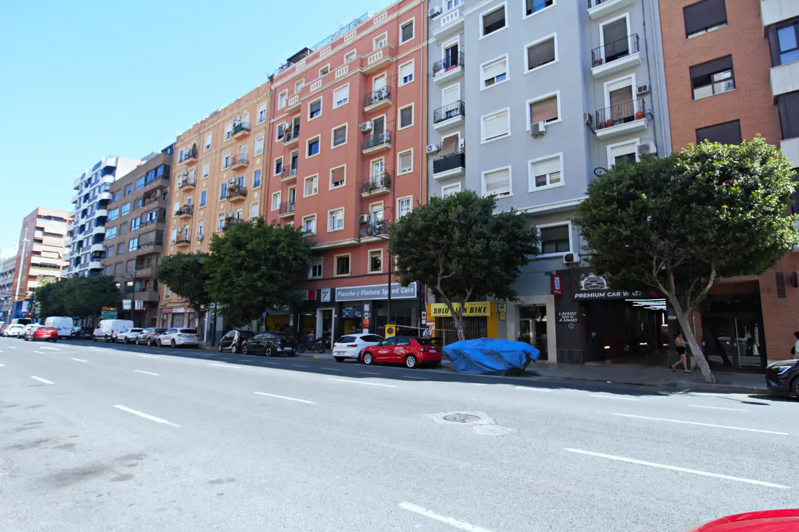 Exterior view of Flat for sale in Valencia  with Furnished, Oven and Washing machine