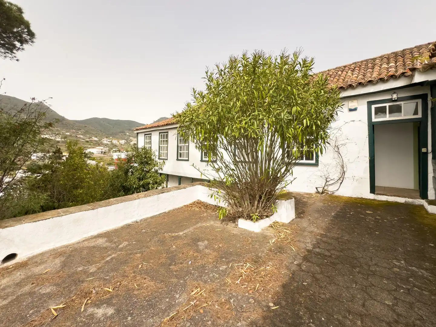 Vista exterior de Casa o xalet en venda en Tegueste amb Jardí privat, Terrassa i Balcó