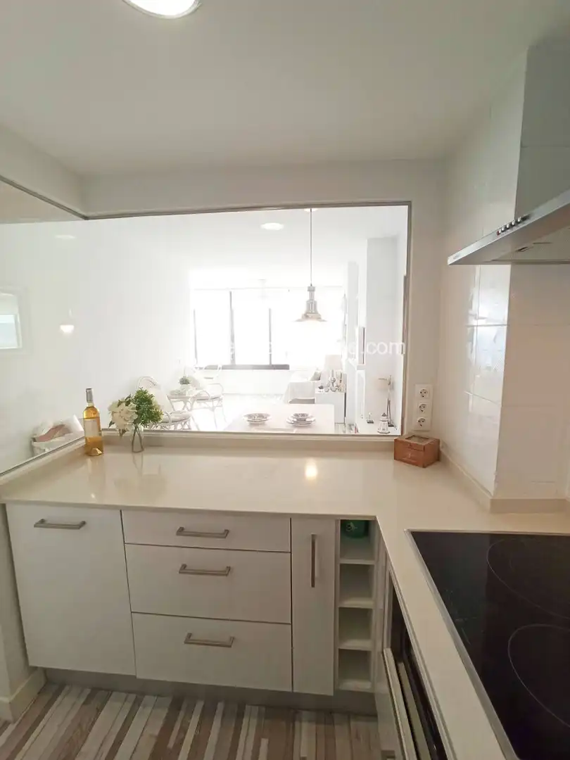 Cocina de Apartamento de alquiler en Finestrat con Aire acondicionado, Terraza y Amueblado