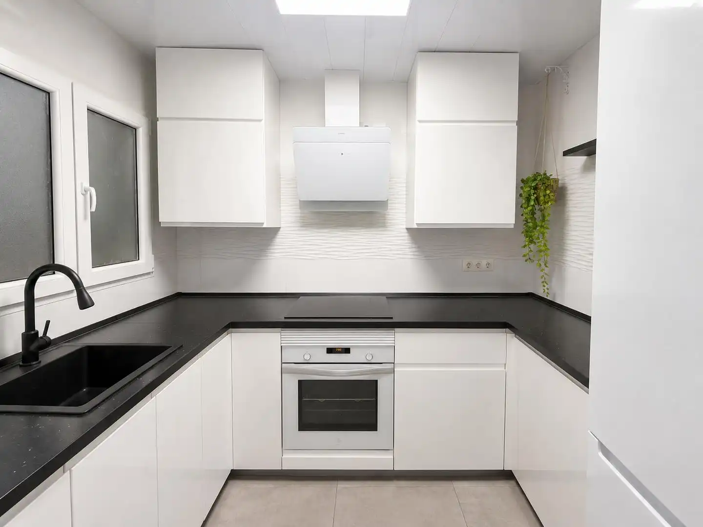 Kitchen of Flat for sale in Cornellà de Llobregat
