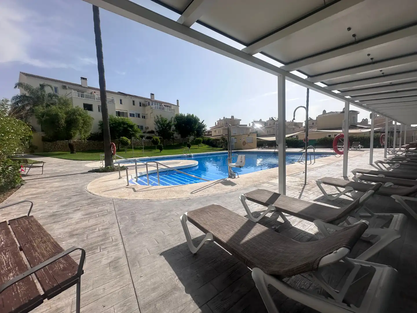 Piscina de Casa adosada en venta en Vélez-Málaga con Aire acondicionado, Calefacción y Terraza