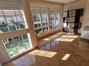Sala de estar de Casa o chalet de alquiler en Club de Campo con Calefacción, Jardín privado y Piscina comunitaria