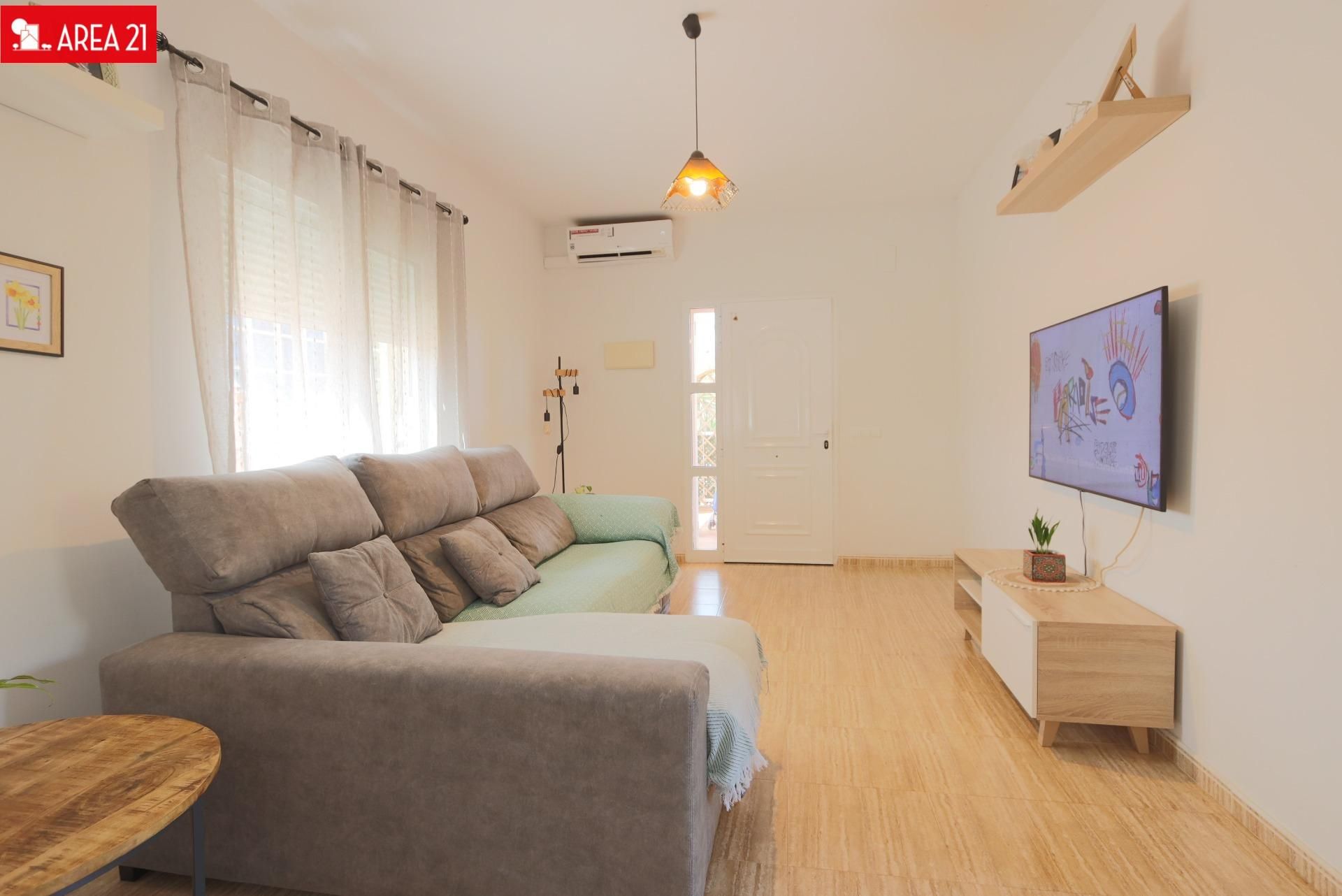 Living room of House or chalet for sale in La Pobla de Vallbona  with Air Conditioner, Heating and Private garden