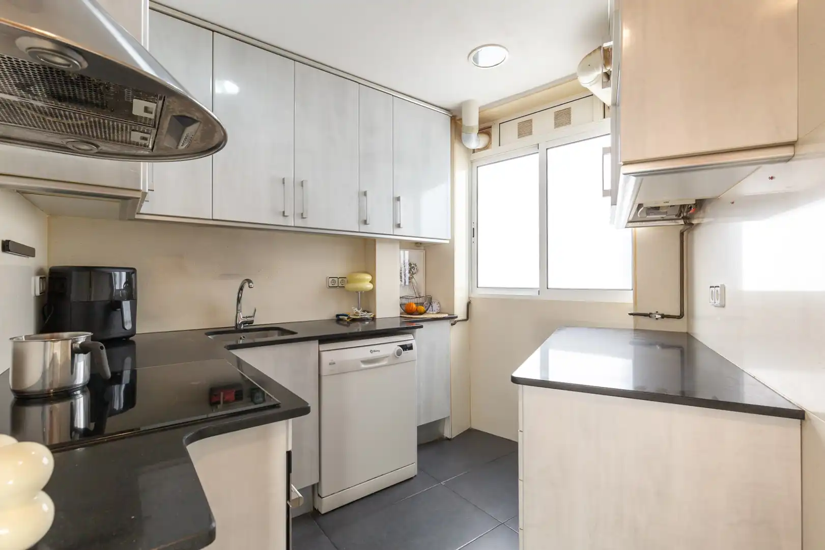 Cuina de Pis en venda en  Barcelona Capital amb Aire condicionat, Calefacció i Terrassa