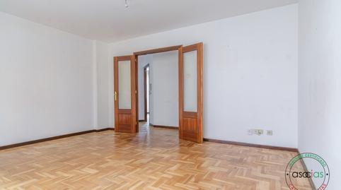 Foto 2 de Piso en venta en Gijón - Cl Poeta Alfonso Camin, 3, Llano, Asturias