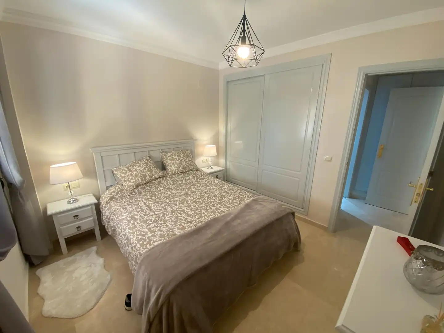 Habitación de Planta baja de alquiler en Estepona con Aire acondicionado, Calefacción y Terraza