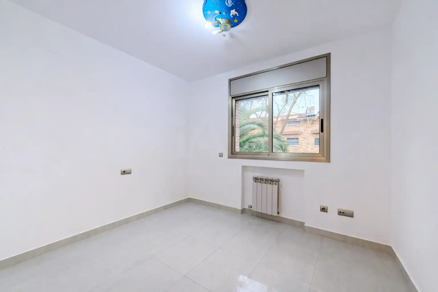 Schlafzimmer von Einfamilien-Reihenhaus zum Verkauf in Salou mit Klimaanlage, Heizung und Terrasse