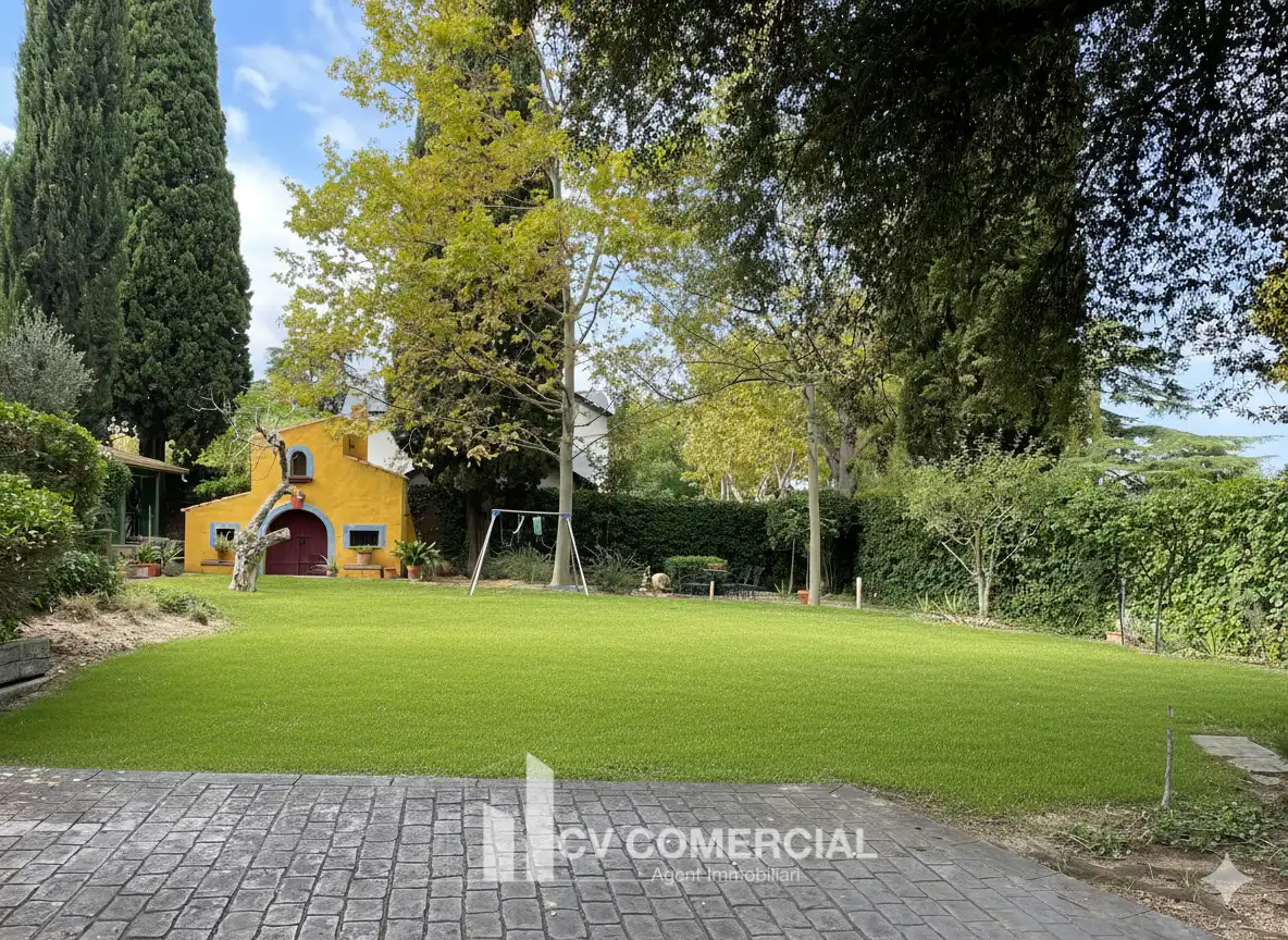 Jardí de Casa o xalet en venda en Sant Cugat del Vallès amb Aire condicionat, Calefacció i Jardí privat